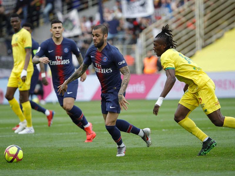Daniel Alves jogou duas temporadas pelo time francês (Foto: Divulgação / PSG)
