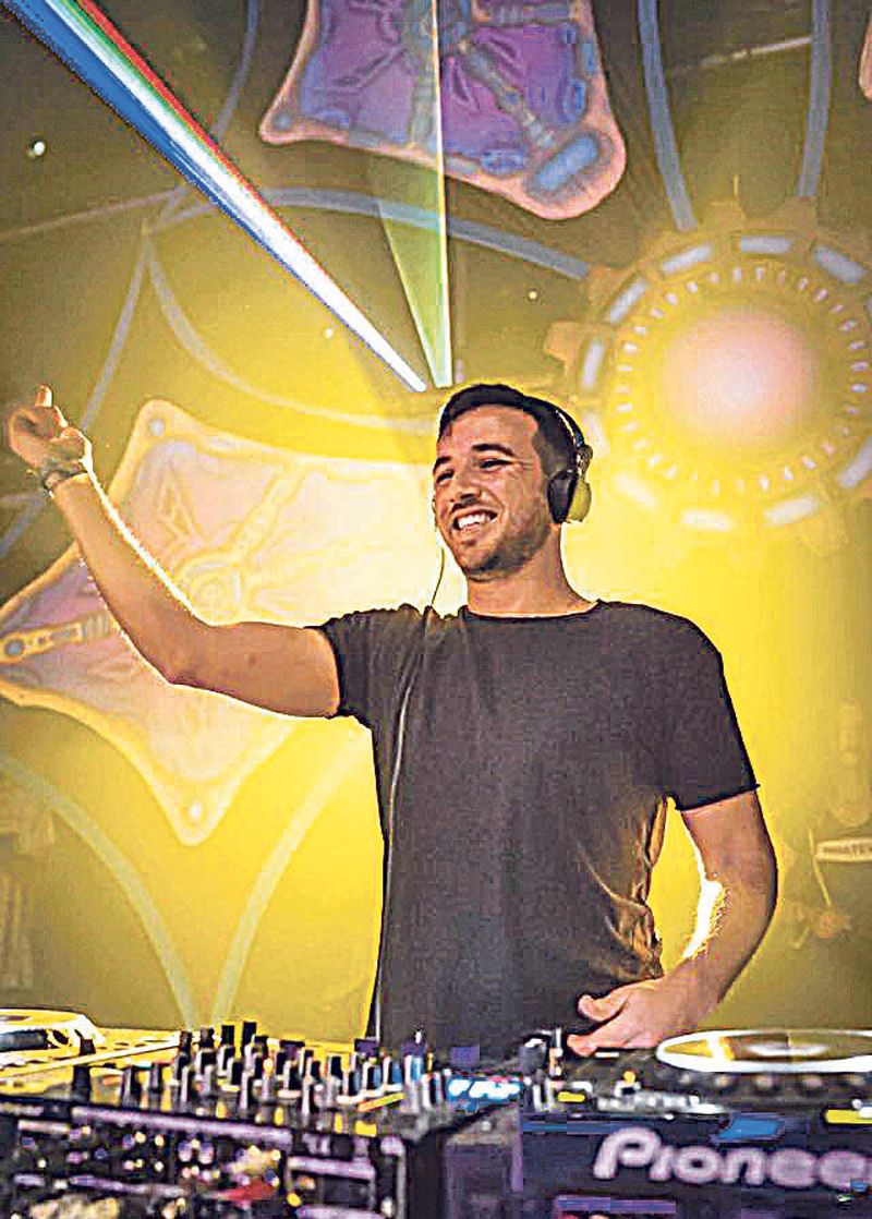 OMIKI, de Israel, na festa Colors (Foto: Divulgação)