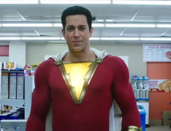 Garoto de 14 anos se transforma, sempre que quiser (basta gritar Shazam!), em um adulto cheio de músculos e superpoderes (Foto: Divulgação/ DC/ @shazammovie )