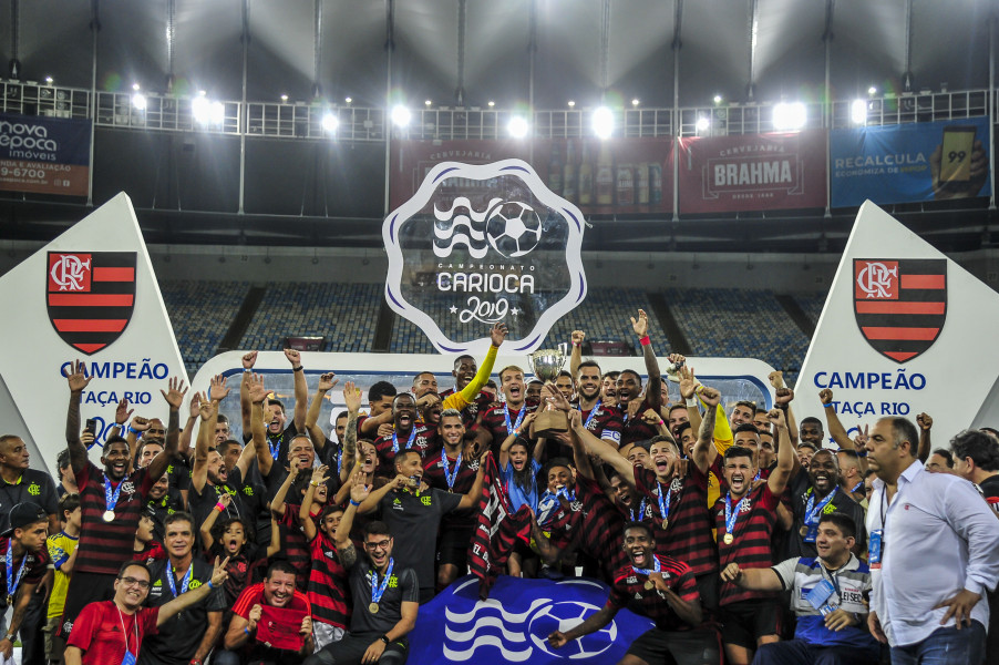 Jogadores durante comemoração após conquista (Foto: Alexandre Vidal/ Flamengo)
