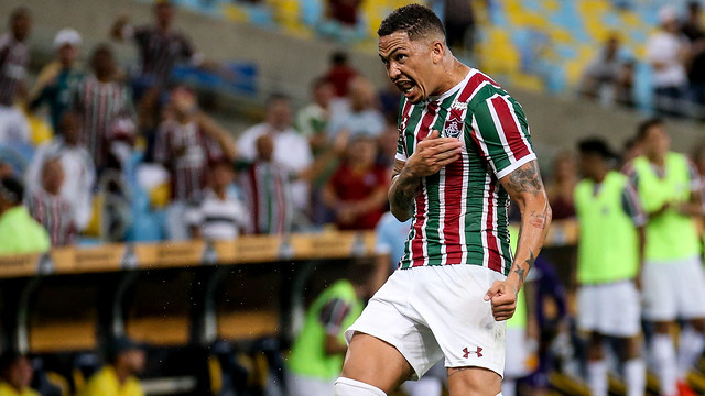 Luciano comemora gol (Foto: LUCAS MERÇON / FLUMINENSE F.C./Divulgação)