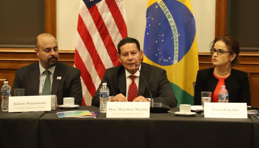 General Hamilton Mourão, durante viagem nos Estados Unidos (Foto: Reprodução / Twitter)