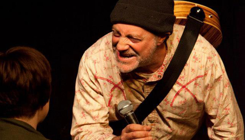 Ian Cognito passou mal e morreu no palco de um clube de comédia (Foto: Reprodução / Facebook)