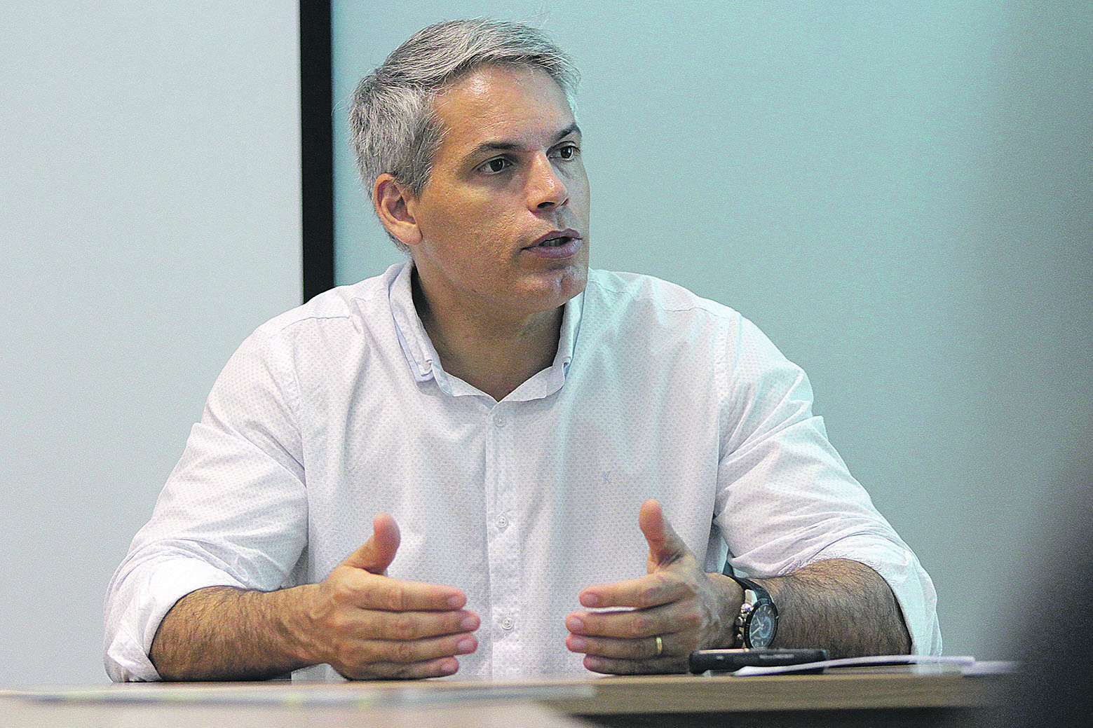 O presidente do CRF-ES, Luiz Carlos Cavalcanti, destaca formação prática (Foto: Rodrigo Gavini/AT)