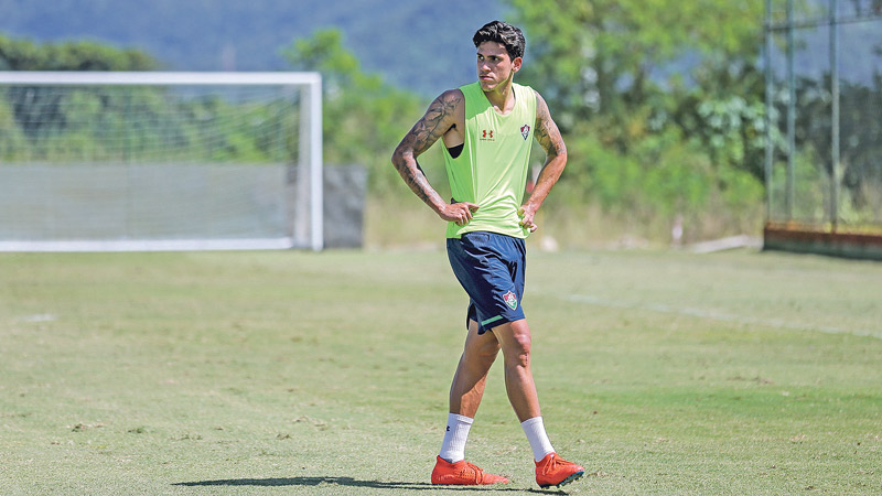 Pedro está recuperado de lesão no joelho direito e treina desde março (Foto: Lucas Merçon / Fluminense)