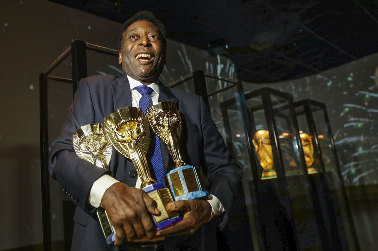 Pelé voltou a negar que esteja com depressão e disse estar bem de saúde. (Foto: Divulgação/CBF)