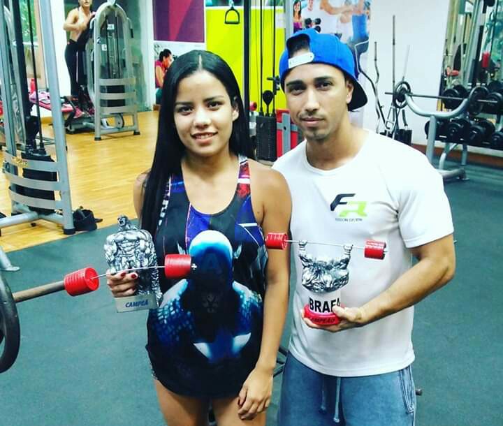 Pedro e a mulher, Yara, vão competir no Sul-Americano de levantamento de peso no Rio Grande do Sul (Foto: Acervo pessoal)
