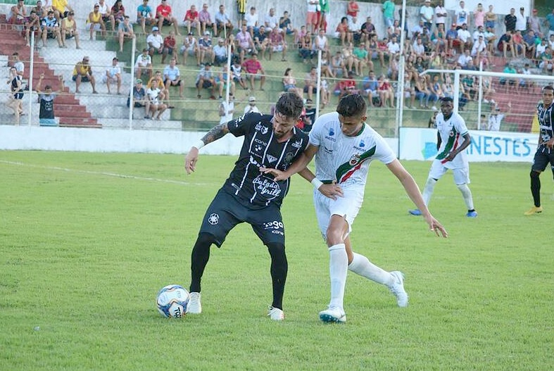 Real Noroeste venceu a partida por 2 a 0 (Foto: Daniel Pasti/ Rio Branco)