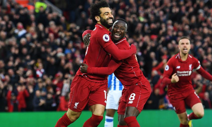 Salah e Naby Keïta comemoram um dos gols do Liverpool (Foto: Liverpool (Divulgação))