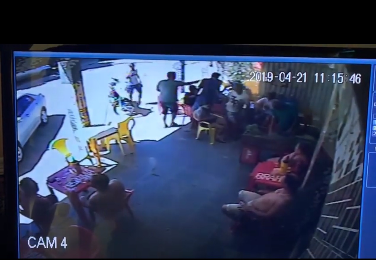 O crime aconteceu às 11h15 de domingo (21), em Cariacica (Foto: Reprodução)