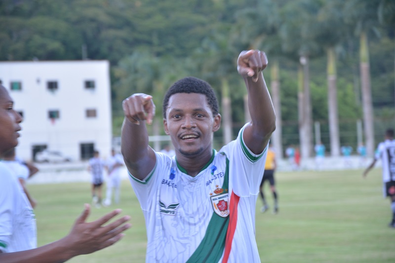 Vitinho foi o grande destaque do Real Noroeste no Capixabão (Foto: Itamar Júnior/Real Noroeste)
