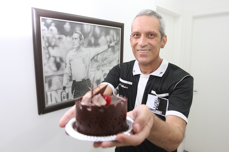 Wallace Valente teve câncer na amígdala e está curado. Ele foi árbitro do quadro da CBF, de 1999 a 2010 (Foto: Beto Morais/ AT/ 04/04/2019)
