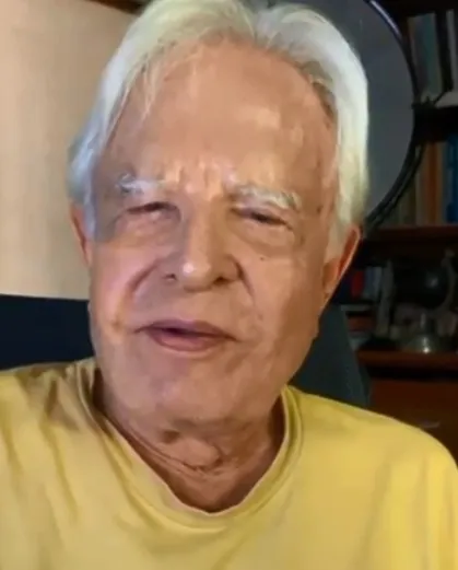 Imagem ilustrativa da imagem "Foi um engano te adotar", diz Cid Moreira ao filho em mensagem