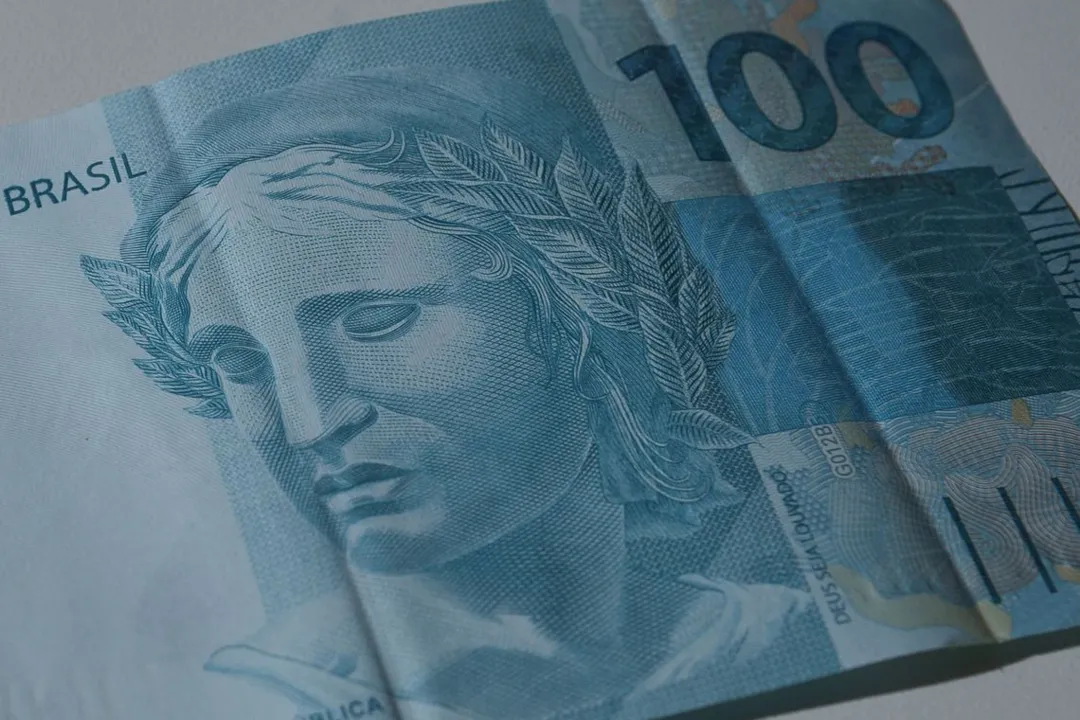 Imagem ilustrativa da imagem Orçamento define salário mínimo de R$ 1.031 em 2020