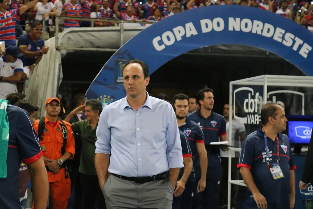 Imagem ilustrativa da imagem Ceni deve decidir entre ofertas de Athletico-PR e Fortaleza até sexta-feira