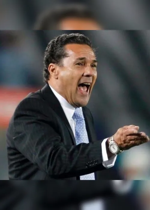 Imagem ilustrativa da imagem Luxemburgo tem parte do salário no Palmeiras penhorado por ação de Marcelinho