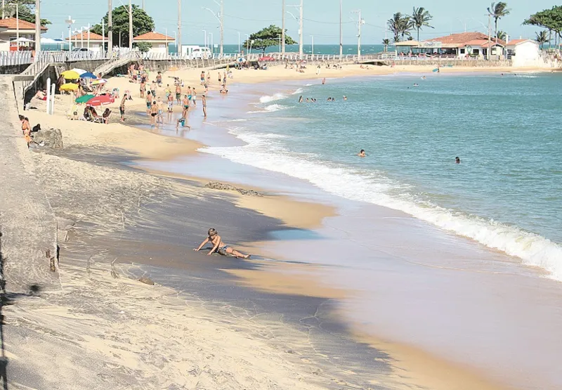Praia da Areia Preta, em Guarapari:  baixos níveis de radiação estimulam a defesa do corpo, segundo pesquisador
