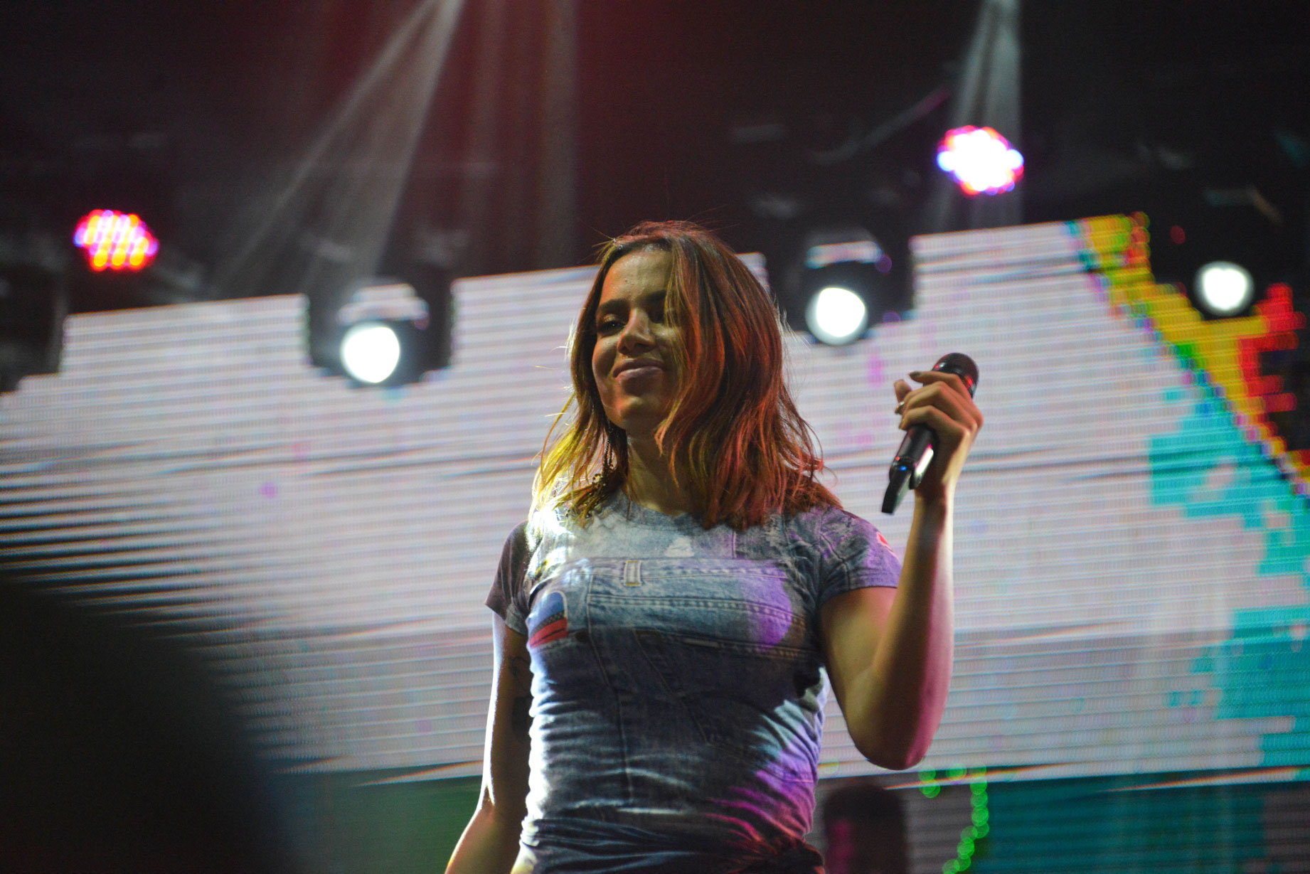 Anitta no show Baile da Santinha, em Vitória (Foto: Dayana Souza / AT)