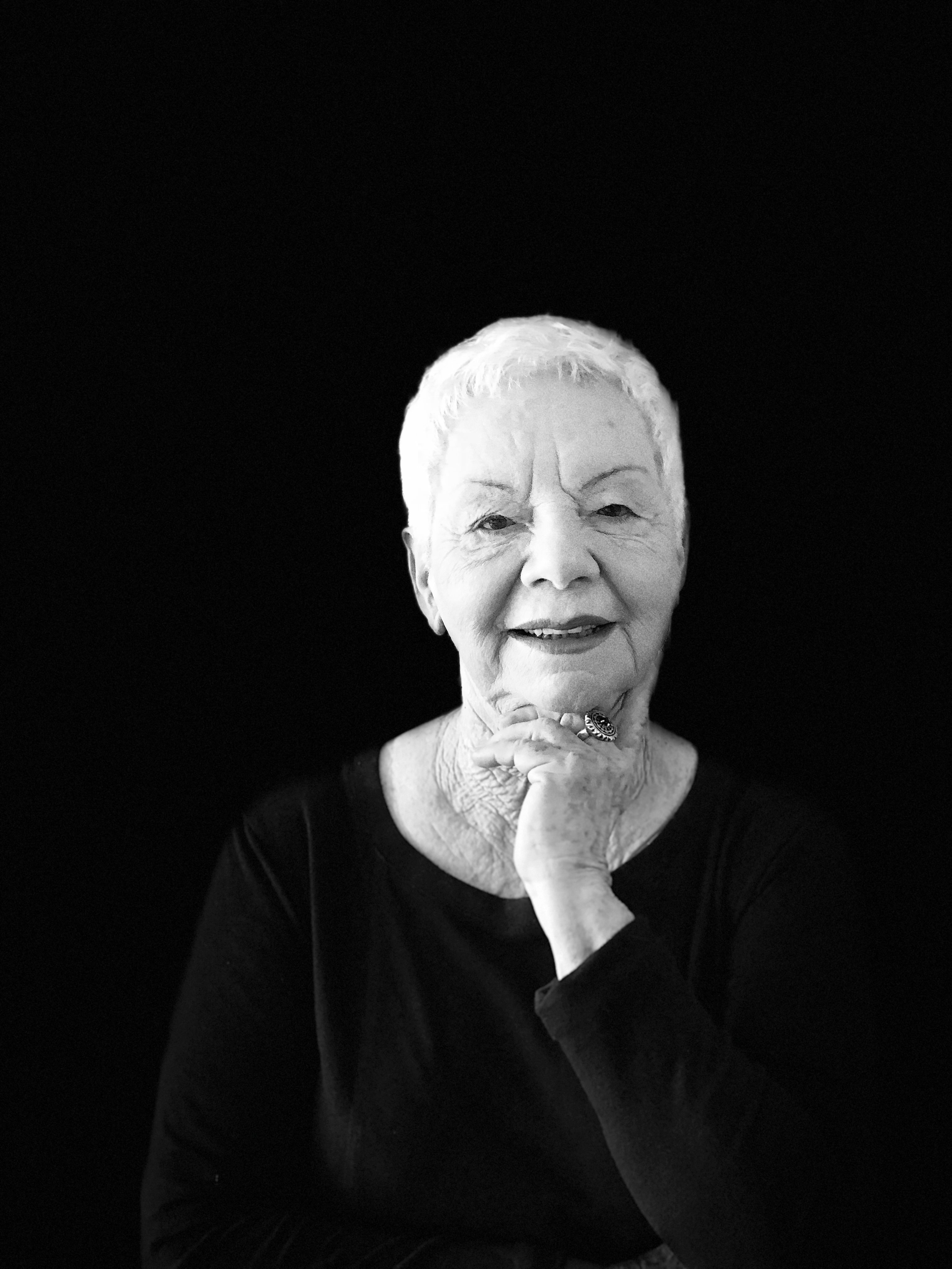 A escritora lança o seu novo livro no dia 30 de março (Foto: Gelson Santana)
