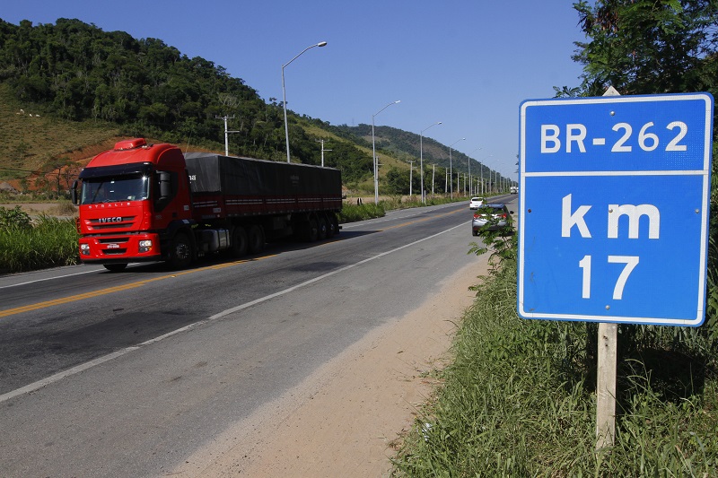 BR-262 na altura do KM-17 sentido Viana-Vitória (Foto: Thiago Coutinho/AT)