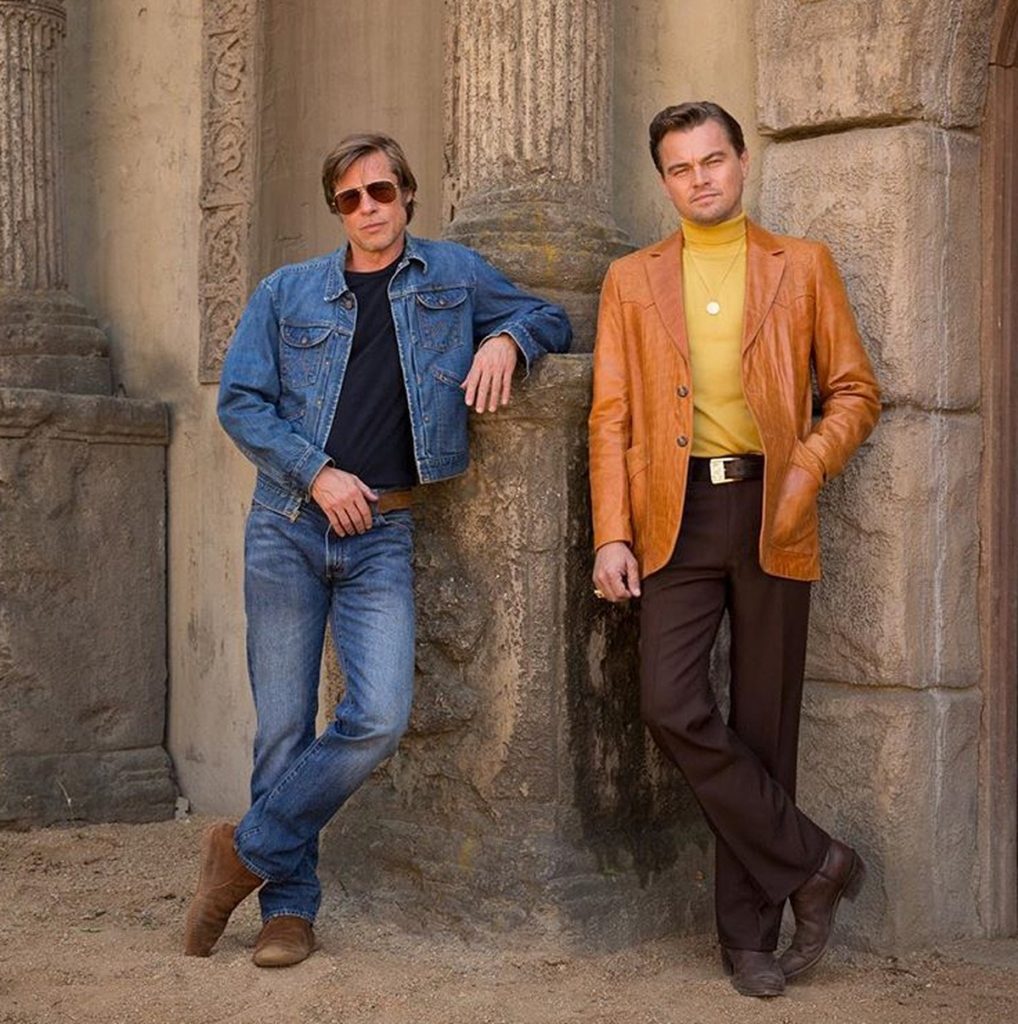 Os papéis principais do filme são de Leonardo DiCaprio e Brad Pitt, que vivem, respectivamente, um ator decadente de televisão e o seu dublê, (Foto: Divulgação)