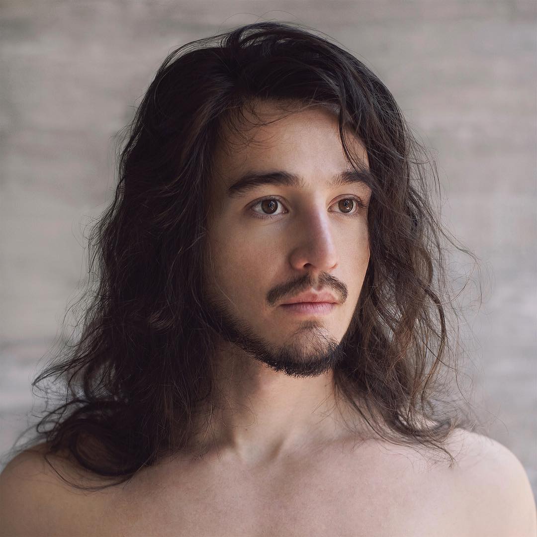 Foto de Iorc é também capa do novo álbum (Foto: Reprodução/ Instagram @tiagoiorc)