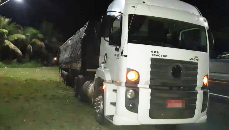 Carreta foi recuperada (Foto: Divulgação / PRF)