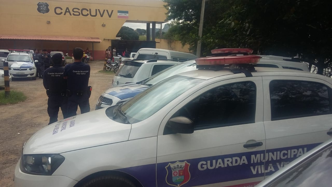 Rebelião na Casa de Custódia de Vila Velha teria começado por volta das 11h (Foto: Foto do leitor)