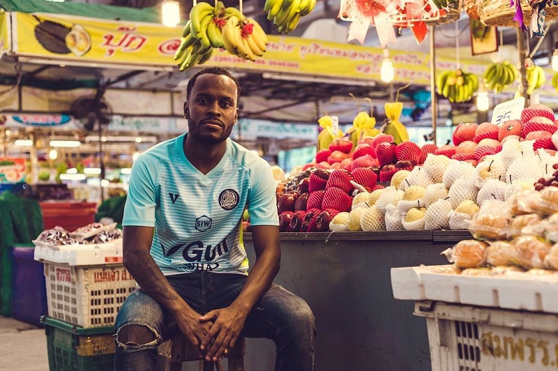 Thiago de Jesus atua na segunda divisão da Tailândia (Foto: Reprodução/ Instagram Voltofficial)