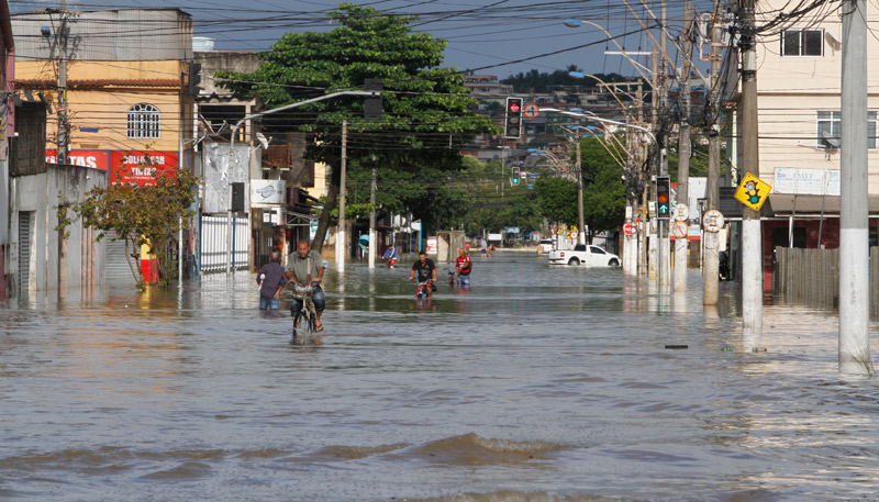 Avenida João Francisco Gonçalves, em Cobilândia, totalmente alagada, em maio de 2019 (Foto: Fábio Nunes / AT)