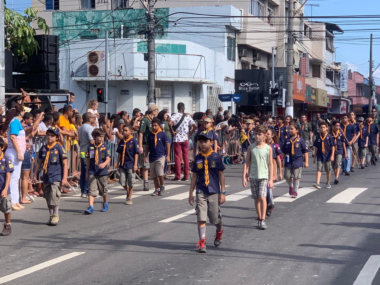 Crianças durante o desfile (Foto: Kadidja Fernandes/ AT/ 23/05/19)