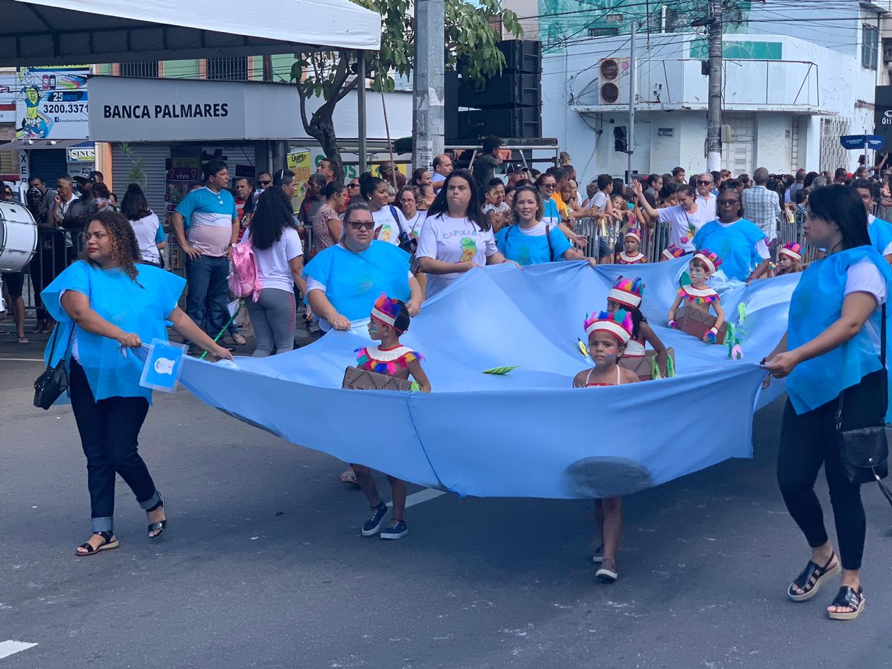 Estudantes desfilam (Foto: Kadidja Fernandes/ AT/ 23/05/19)