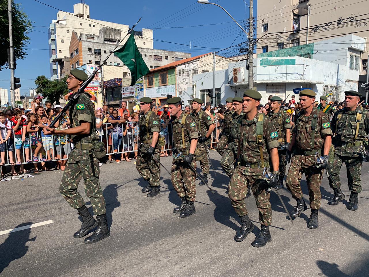Exército durante desfile (Foto: Kadidja Fernandes/ AT/ 23/05/19)