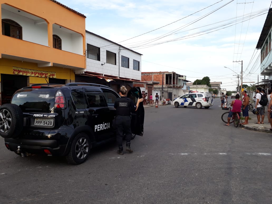Polícia esteve no local. (Foto: Patricia Maciel)