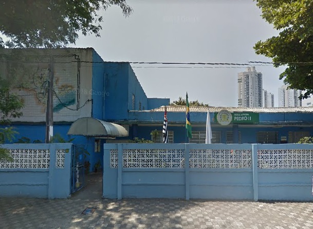 Fachada da escola onde aconteceu o acidente com o aluno de 7 anos (Foto: Reprodução Google Maps)