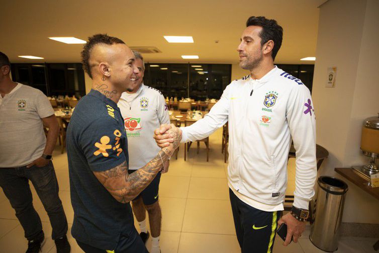 Everton, do Grêmio, é mais um convocado a se apresentar na Granja Comary para o período de preparação para a Copa América (Foto: Lucas Figueiredo/ CBF)