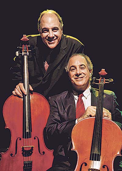 Gêmeos violoncelistas Paulo e Ricardo Santoro (Foto: Divulgação)