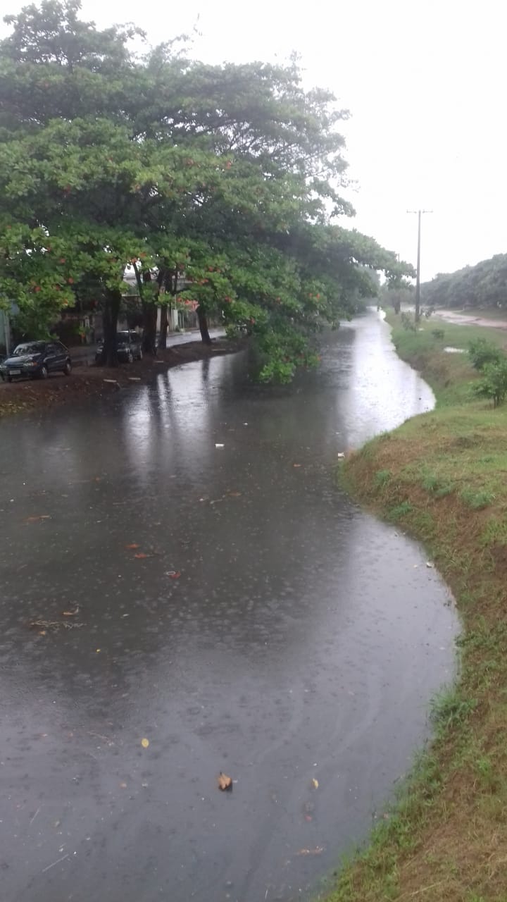 Canal da Grande Cobilândia no nível máximo (Foto: Enoque Pacheco)