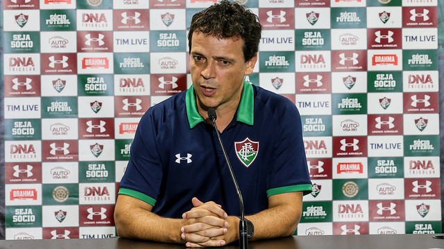 Fernando Diniz também tem as suas teimosias (Foto: Lucas Merçon/Fluminense)