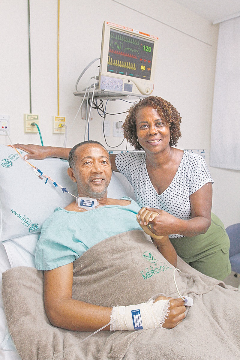 Isaurino e a mulher Luzinete após a realização do transplante de coração (Foto: Thiago Coutinho/AT)