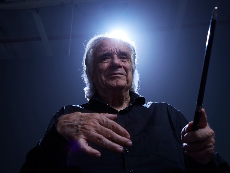João Carlos Martins vai conversar com o público após o espetáculo (Foto: Divulgação/Ale catan)