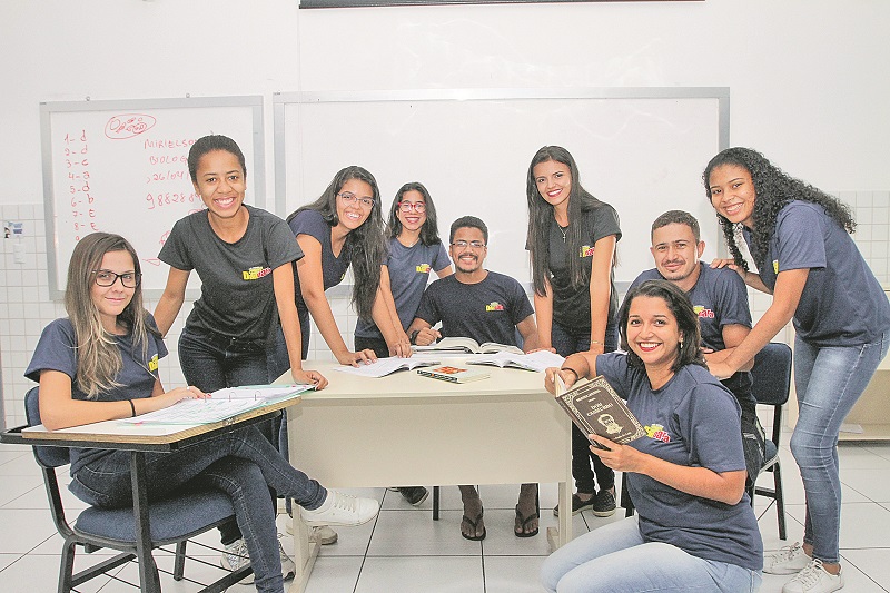 Estudantes do colégio Salesiano se preparam para prestar o Enem e tentar vagas em faculdades públicas e privadas (Foto: Beto Morais/ AT)