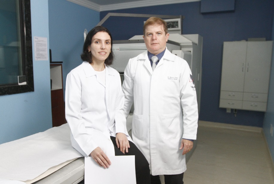 Tercia de Freitas e Romero Tonini são especialistas em medicina nuclear e atuam na Mednuclear (Foto: Thiago Coutinho)