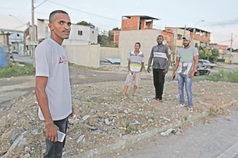 Miquéias denunciou que o assessor tentou impedir obra que foi pedida pelos moradores (Foto: Antonio Moreira/AT )