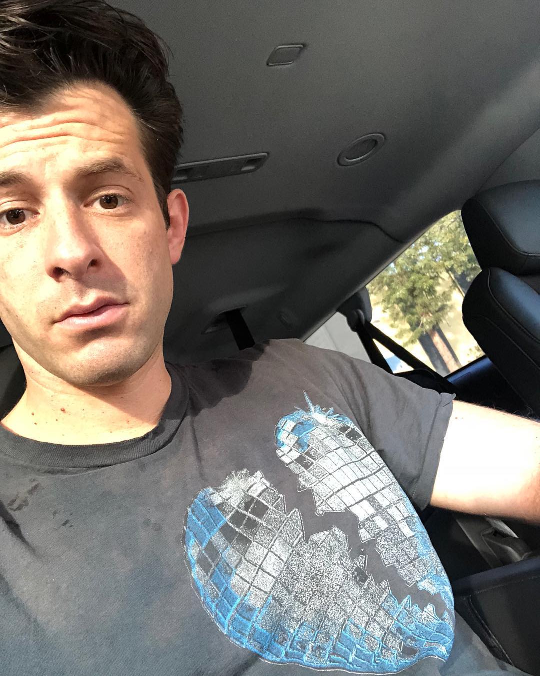 As novas músicas têm origem exatamente quando acaba a relação de cinco anos de Ronson com Joséphine de La Baume (Foto: Reprodução/ Instagram @iammarkronson)