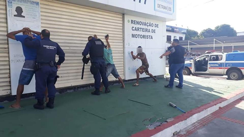 Os três suspeitos foram detidos pela Guarda Municipal de Vila Velha (Foto: Divulgação / Guarda Municipal)