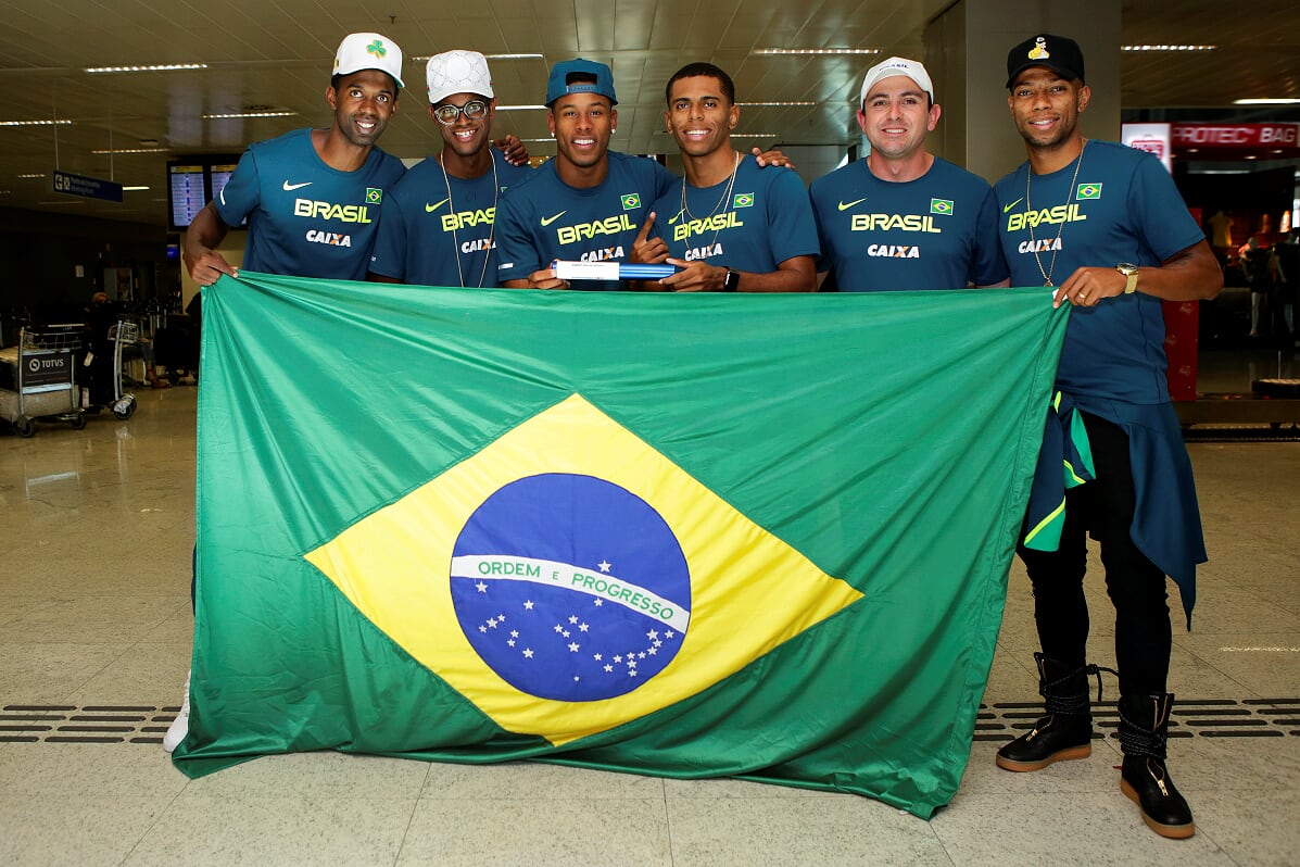 Campões ganharam recepção e festa no Aeroporto de Guarulhos (Foto: Wagner Carmo/CBAt)