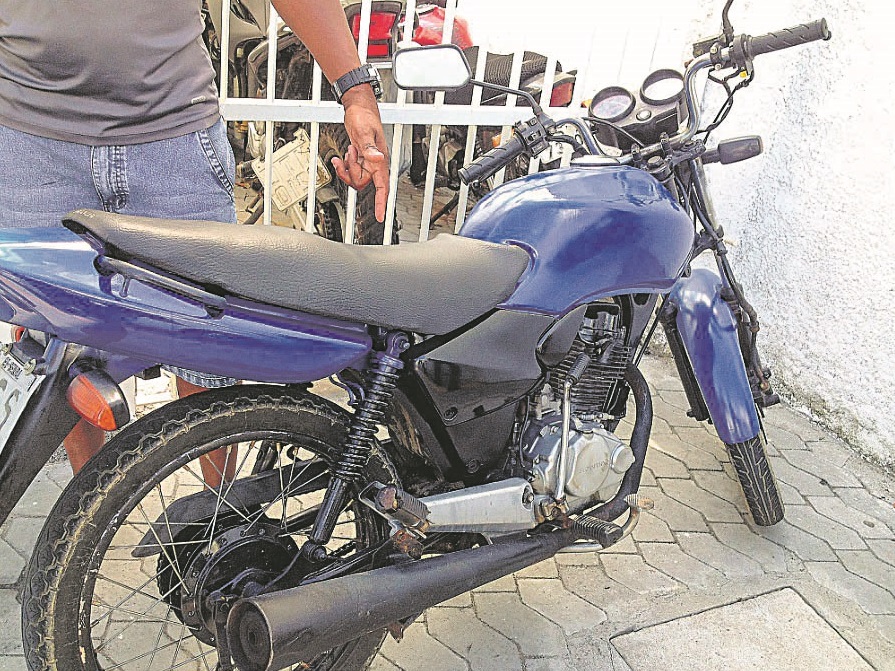 Dono de moto furtada viu anúncio na internet (Foto: Kananda Natielly - 24/10/2018)
