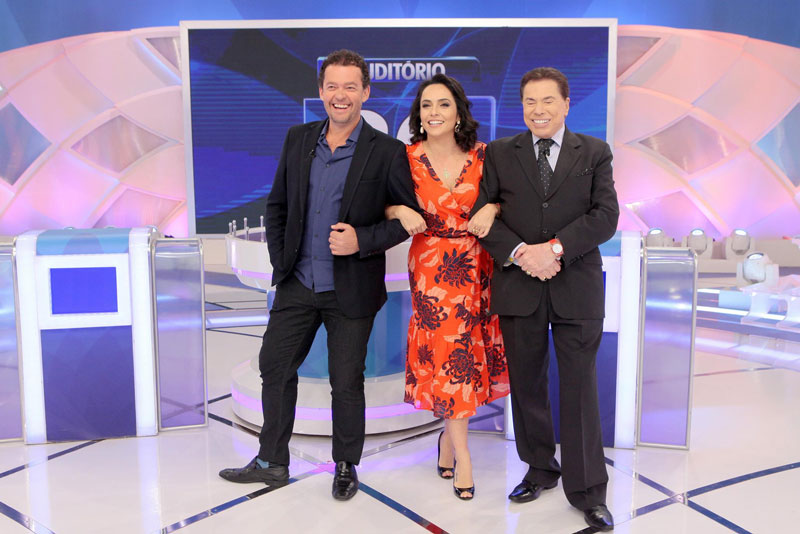 Fernando Rocha e Izabella Camargo participaram do programa com Sílvio Santos (Foto: Lourival Ribeiro/SBT)