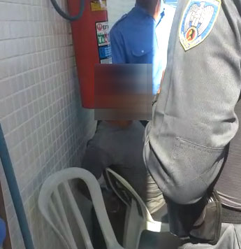 Suspeito de molestar a adolescente foi detido (Foto: Reprodução / Internet)
